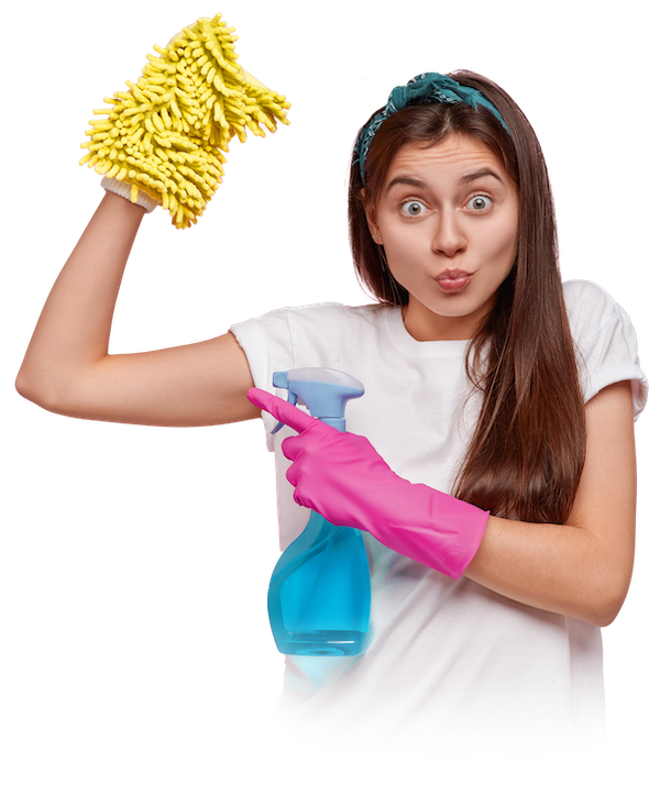 Mujer con productos de limpieza